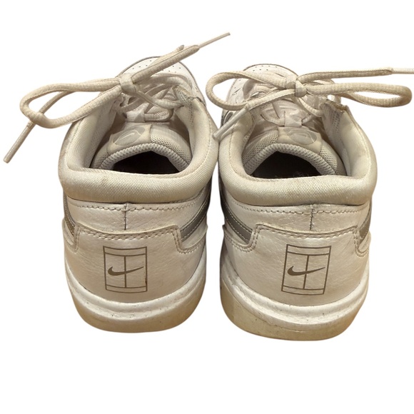 WOMEN'S NikeCourt Zoom Lite 3 Tennis Shoe - SIZE 9 - Picture 2 of 6